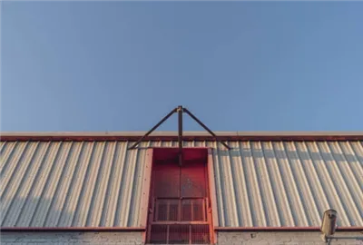 کھڑے سیون دھات کی چھت کے نظام کی استحکام کی تلاش